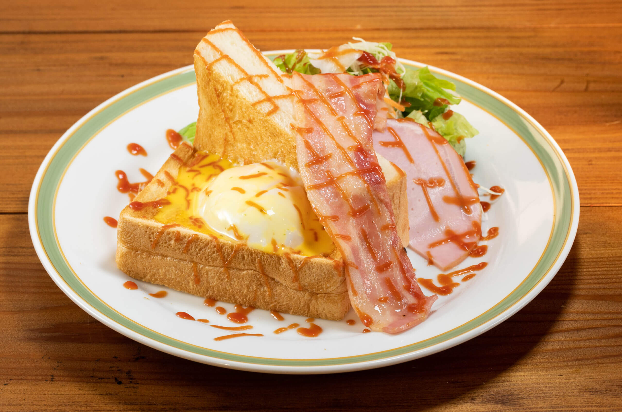 モーニングエッグベネディクト<br />
※コーヒーor紅茶付き<br />
(ホットのみ)