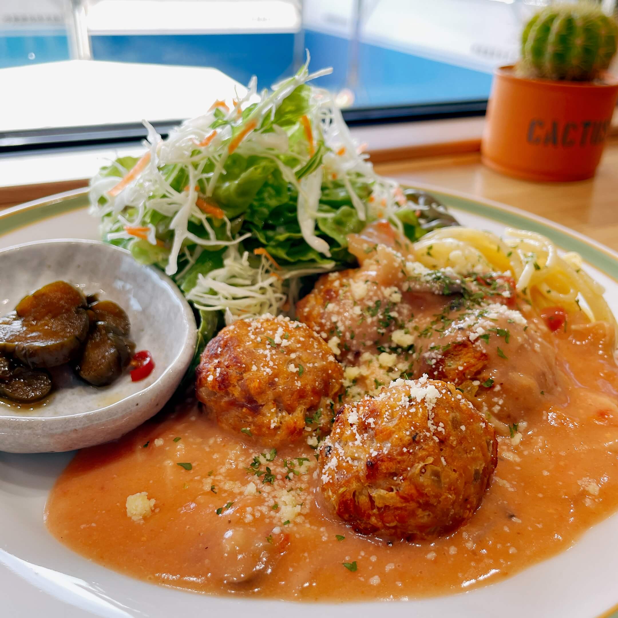 今週の昼ごはん<br>みゆきポークのミートボール<br>～トマトクリームソース～<br>