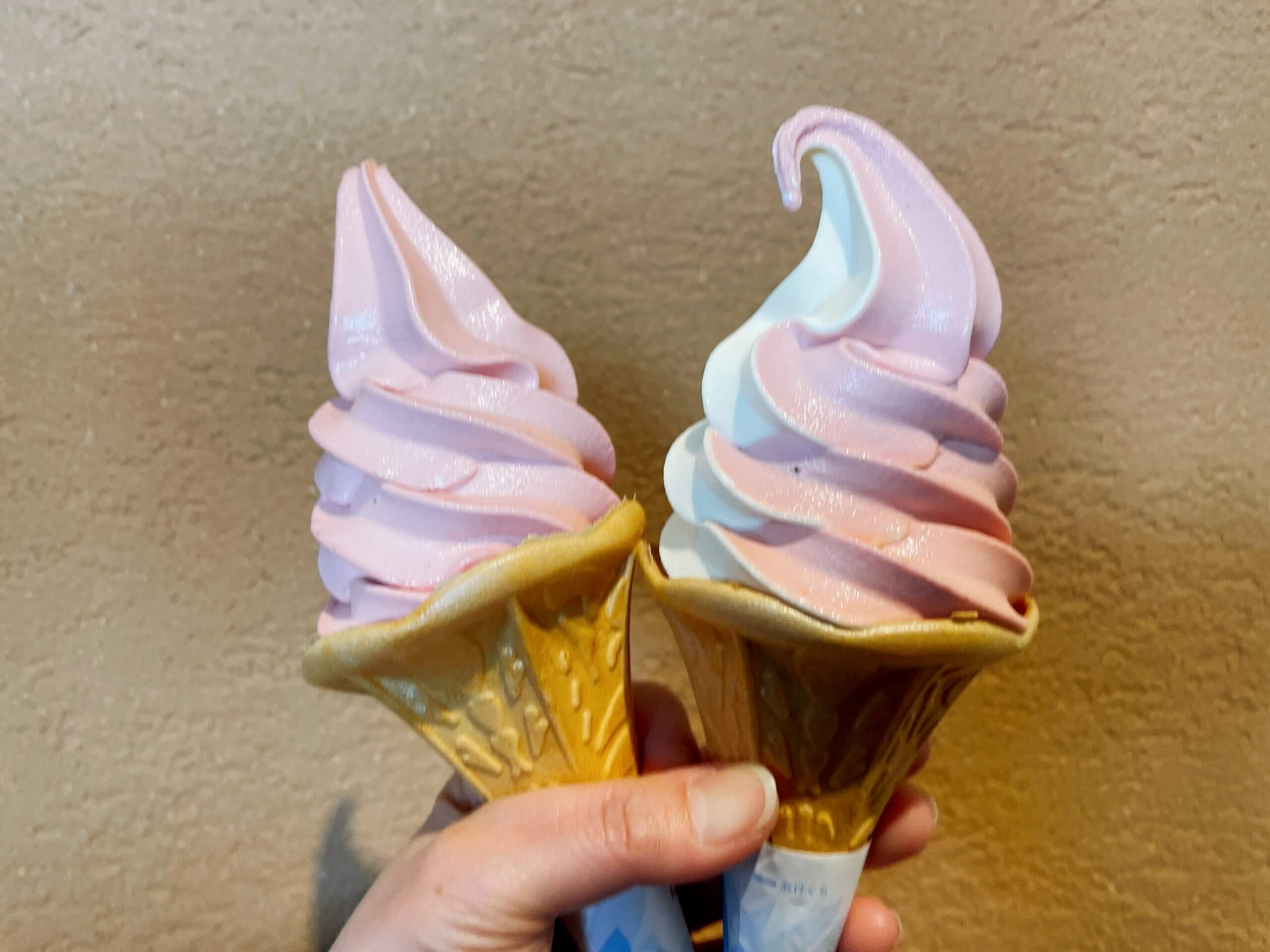 ソフトクリーム<br />
いちご<br />
いちご＆バニラ