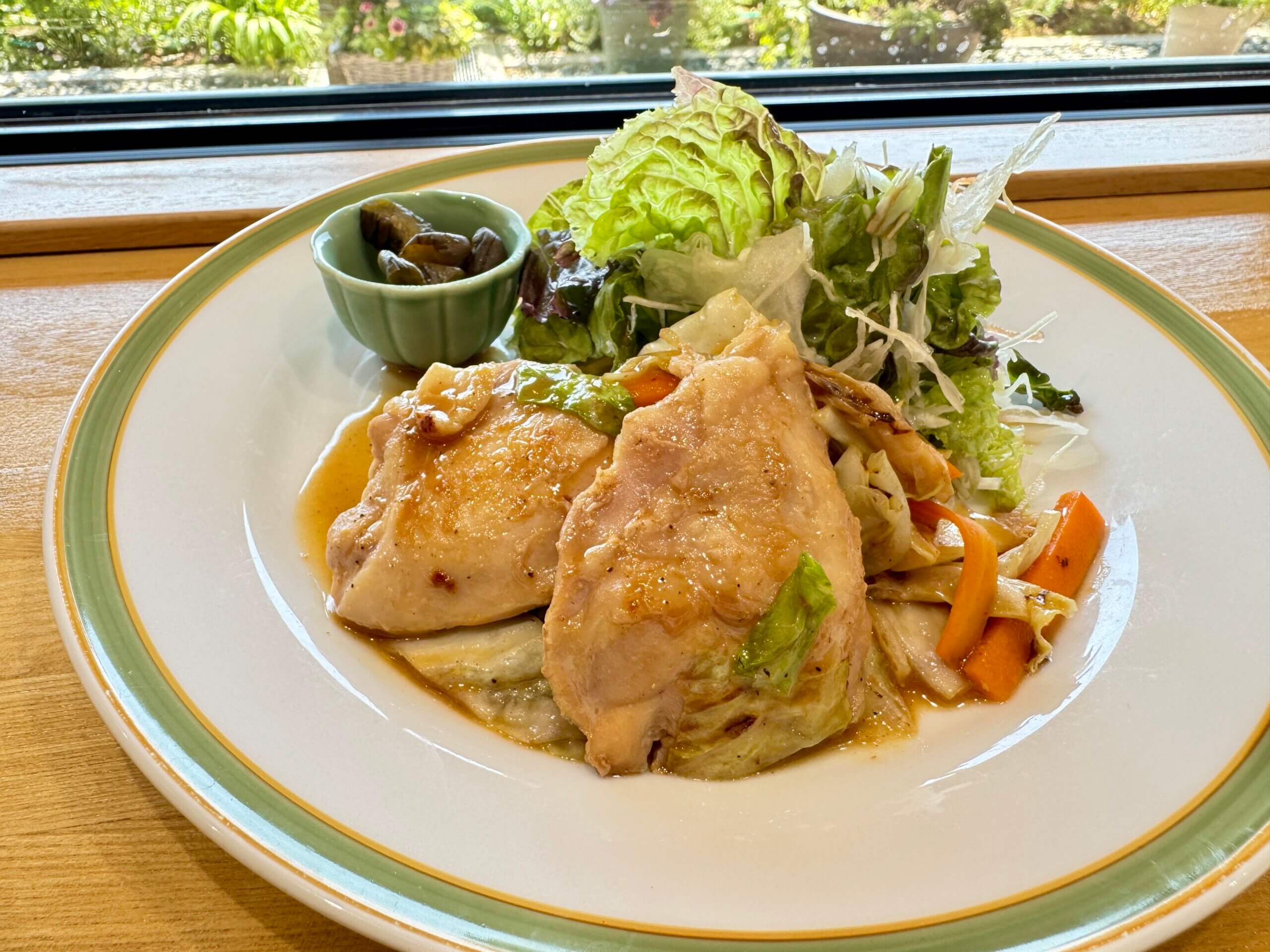 【ランチタイム限定】<br />
福味鶏とキャベツの味噌だれ焼き<br />
～万能味噌だれ使用～