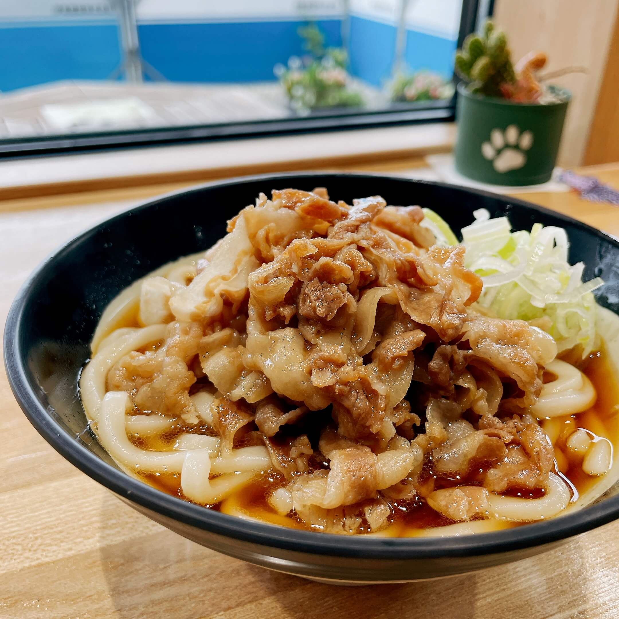 【ランチタイム限定】<br />
肉そば/うどん