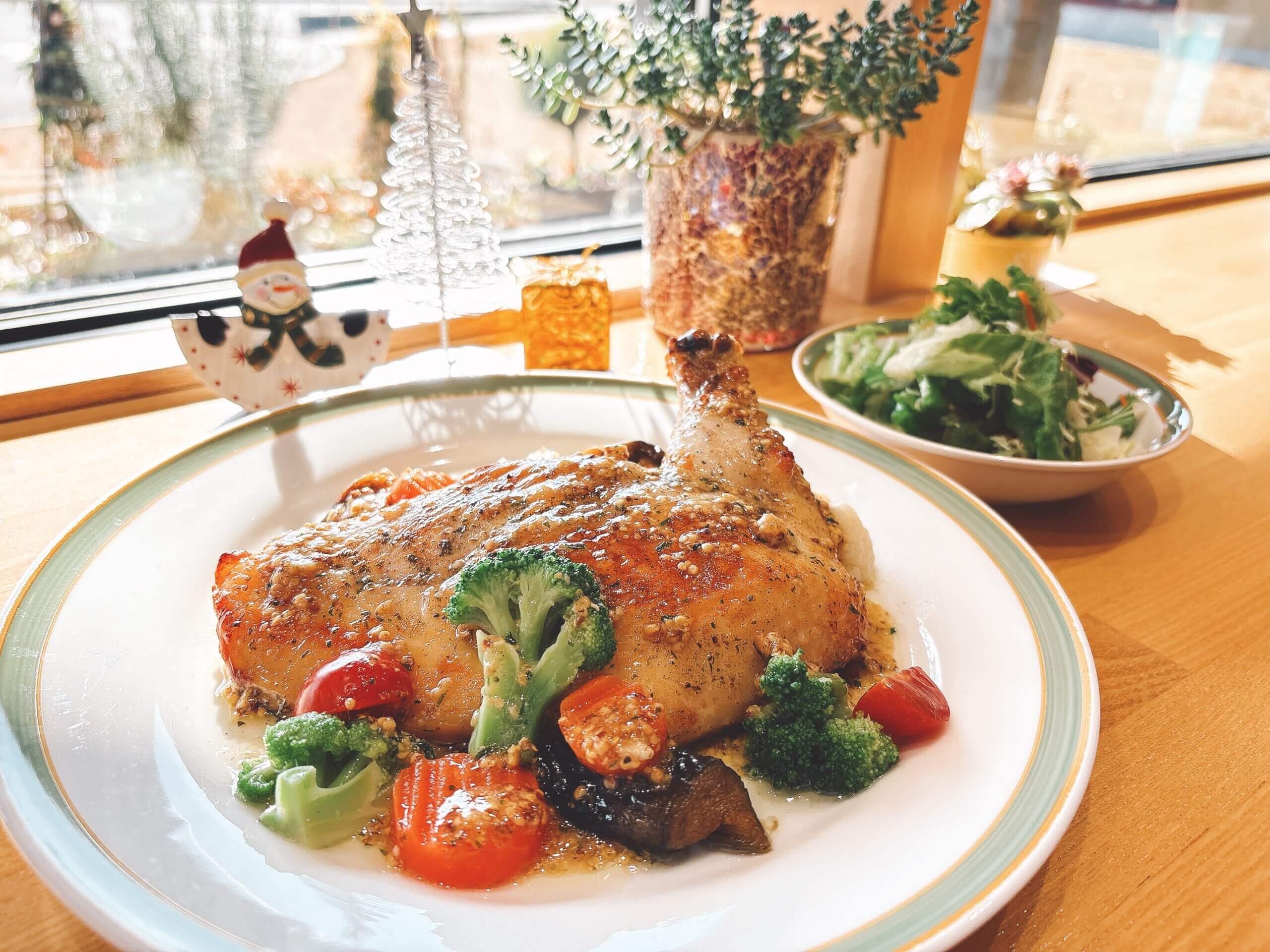 【ランチタイム限定】<br />
信州産地鶏のコンフィ(骨付きむね肉)<br />
~粒マスタードソース~